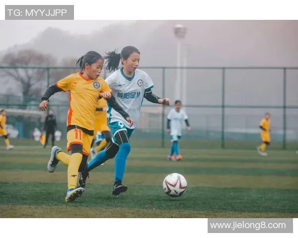 激情四溢的绿茵场上足球比赛精彩瞬间回顾与分析